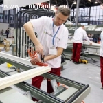 GERAI APMOKAMAS darbas langų montuotojams ir darbuotojams langų gamybos fabrike Olandijoje!